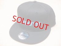 TRUTH JAPAN × NEWERA Original Cap フラットバイザー 2025・ブラック/ライトブルー