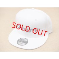 TRUTH JAPAN × NEWERA Original Cap フラットバイザー 2025・ホワイト/ネイビー